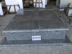 China New G655 Ash Grey Granite Cemetery Tombstone